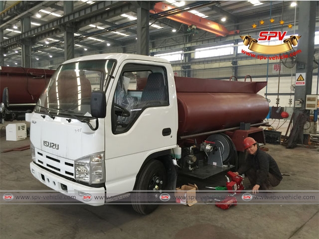4 units of Mini Fuel Trucks ISUZU (Capacity: 3,000 liters) for West Africa are on manufacturing in SPV workshop